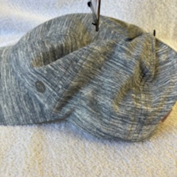 ponyflo active cap designed for a ponytail NWT - Picture 2 of 5